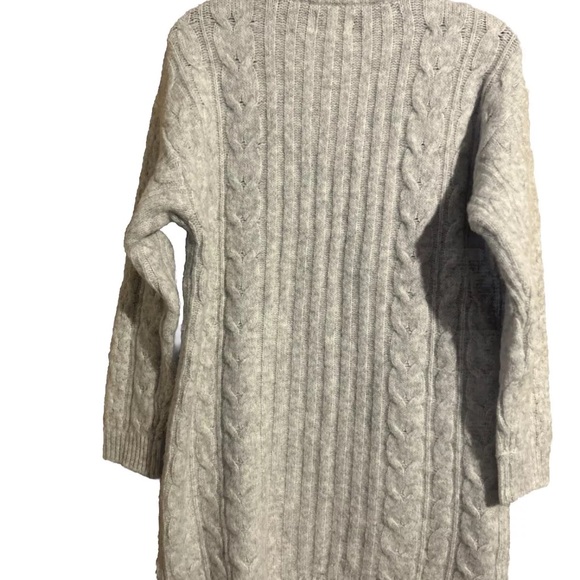 ￼ universal thread - Picture 3 of 3